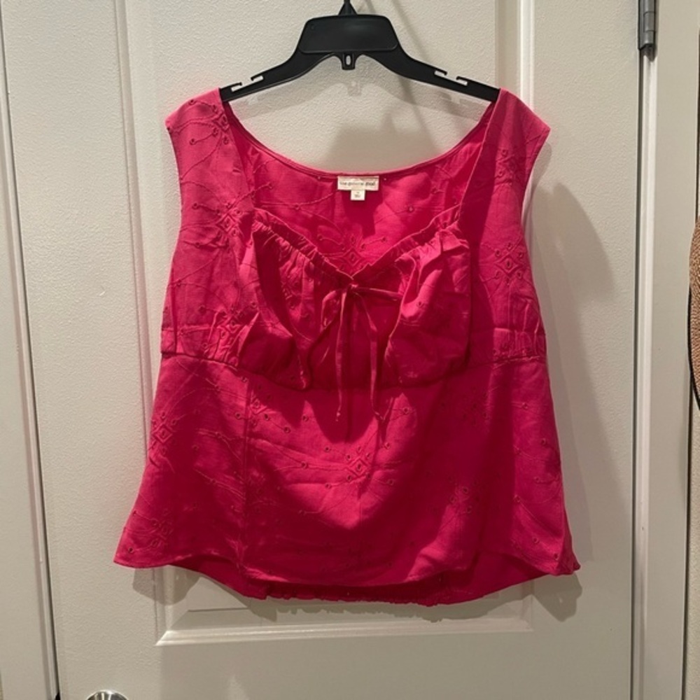Women's Size 3XL Pink Sleeveless Eyelet Tie-Front Top